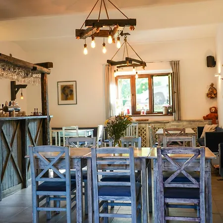 Guest house Statek Cesky Dvur 3*
