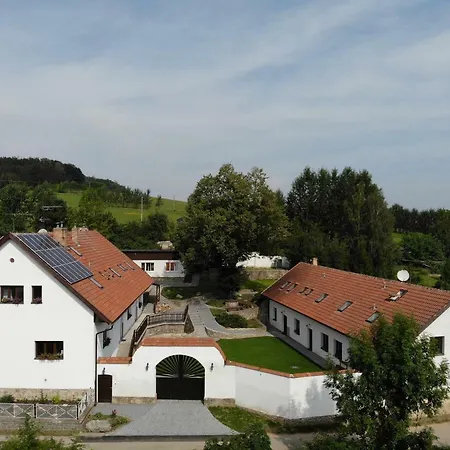 Statek Cesky Dvur Gasthof Postupice